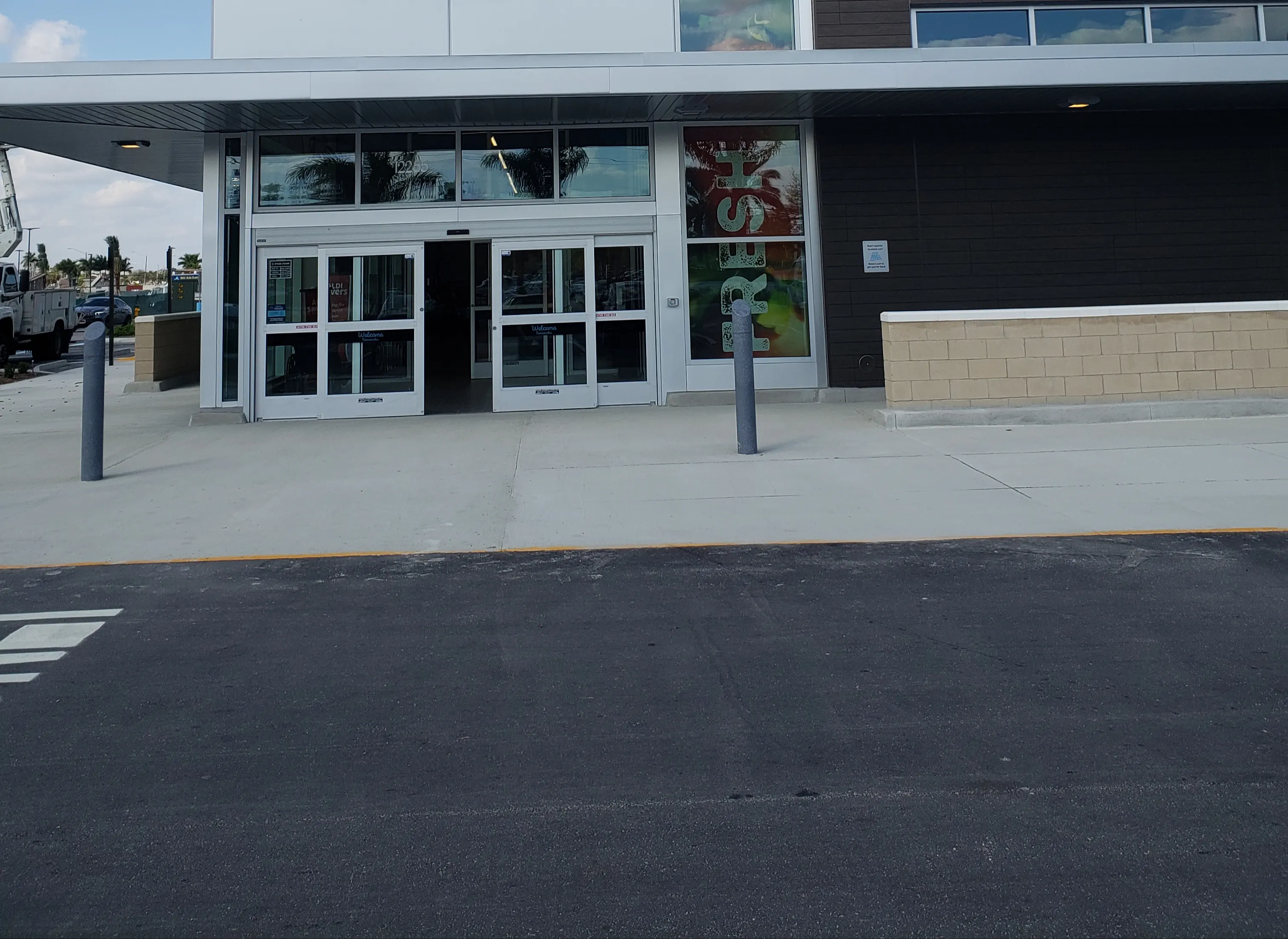 Completed automatic glass entrance and storefront windows